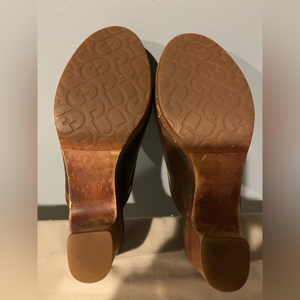 UGG CLOGS! - Picture 5 of 5